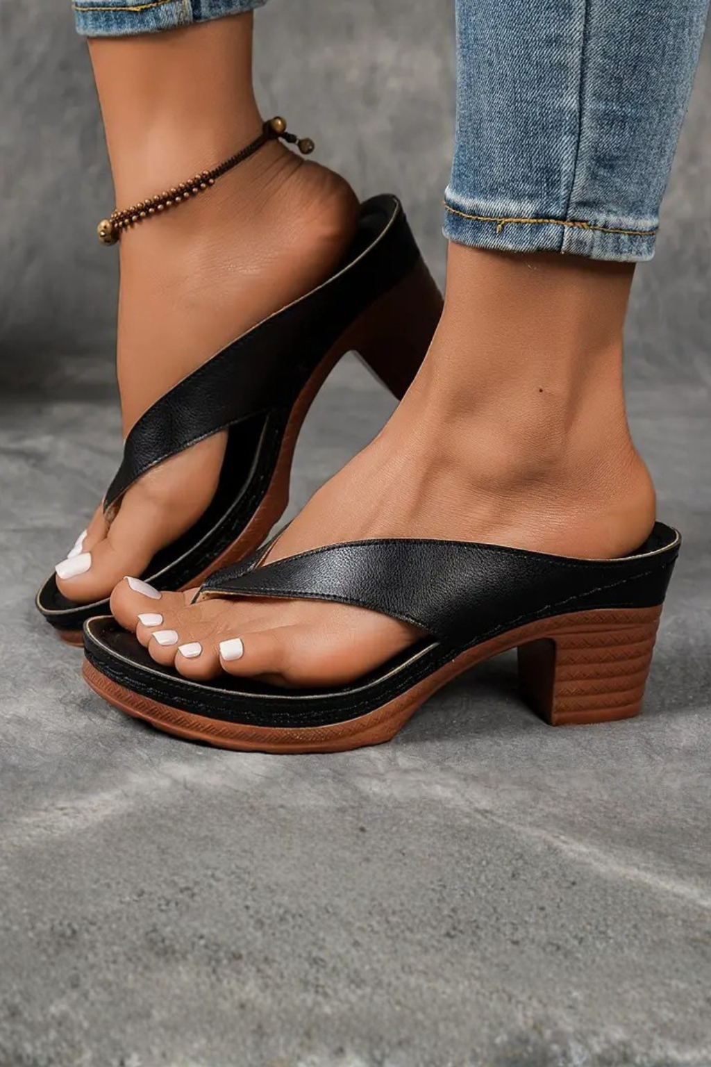 Women's Metallic Toe Post Block Heel Sandals – Elegant Summer Style