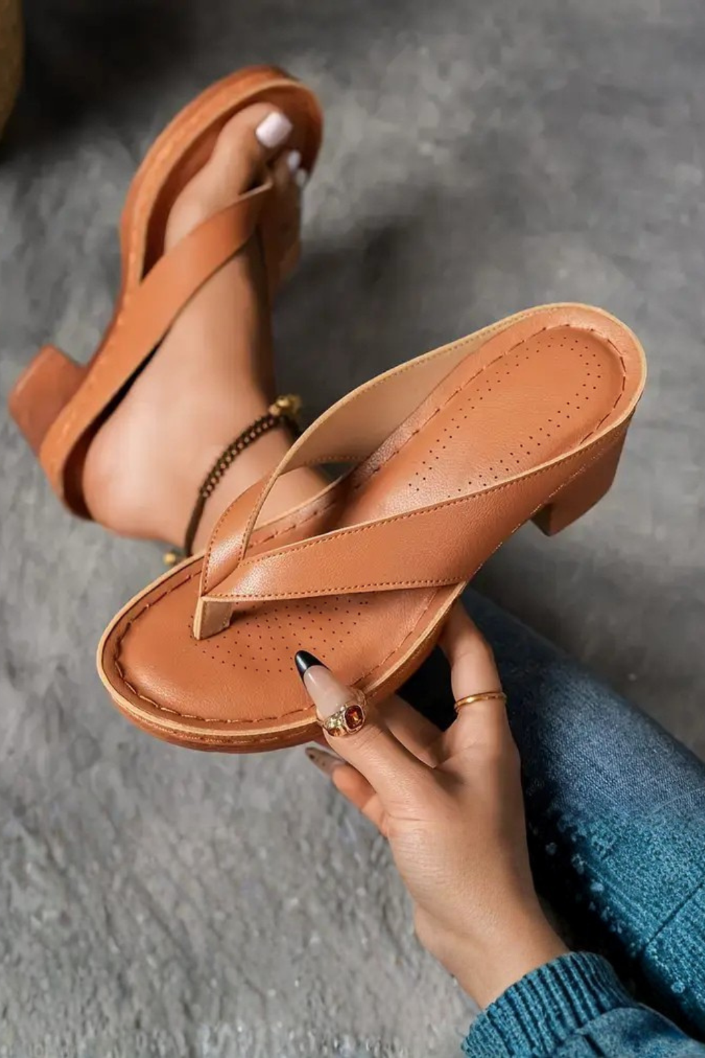 Women's Metallic Toe Post Block Heel Sandals – Elegant Summer Style