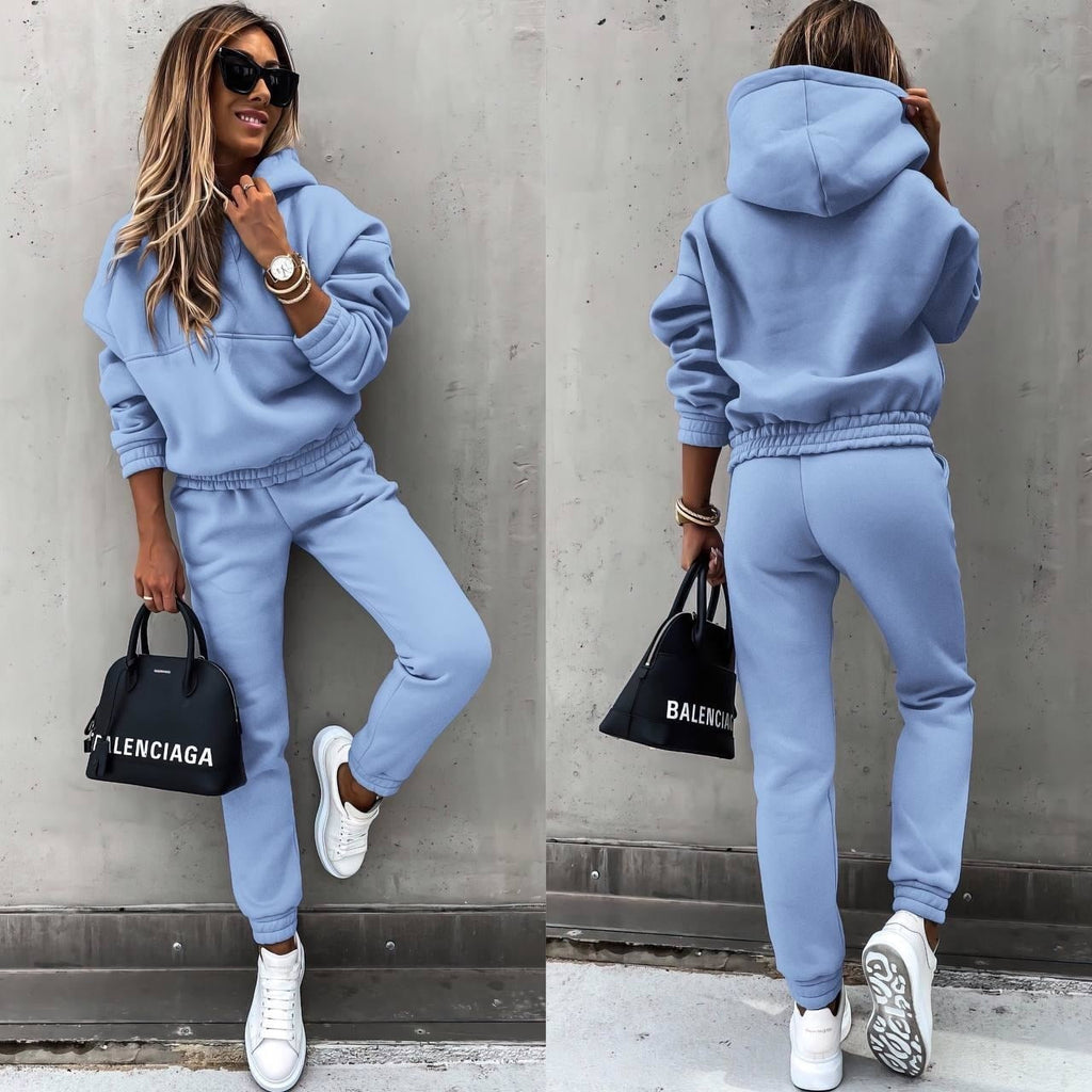 Women's Jogging Set – Soft Modern Everyday Lounge Style