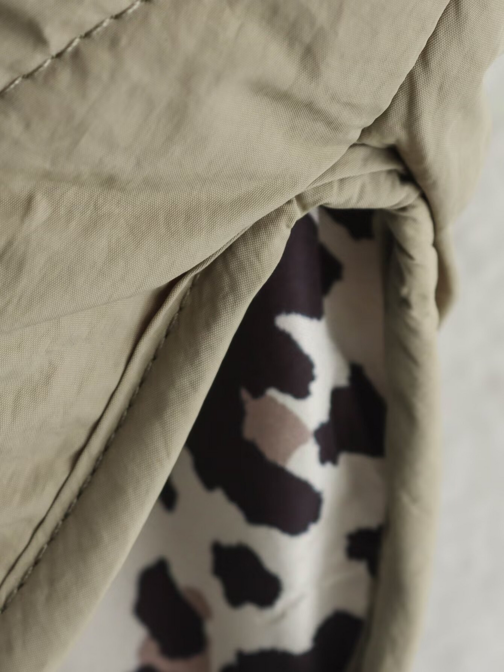 Women's Leopard Print Midseason Jacket – Quilted Chic Statement Style